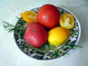 Разноцветные помидоры